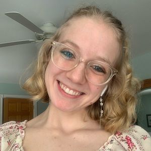 Meet your Posher, Emilie